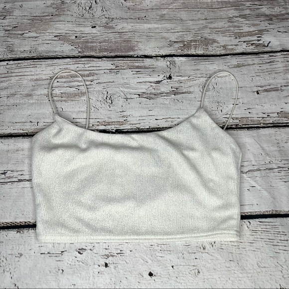NWT PrettyLittleThing White Textured GLitter Spaguetty Strap Crop Top Size 4 - Picture 6 of 8